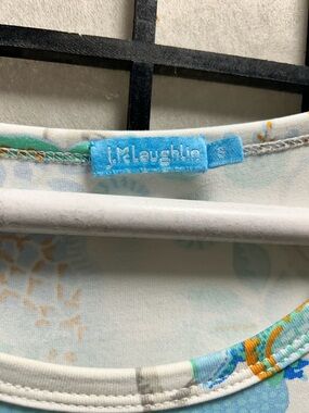 J. McLaughlin Light Blue and White Floral Scoop Neck Top with Aqua Accents